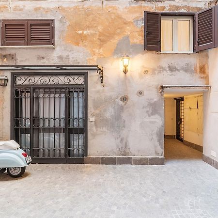 Sweet Little Suite Near Pantheon Rome Bagian luar foto