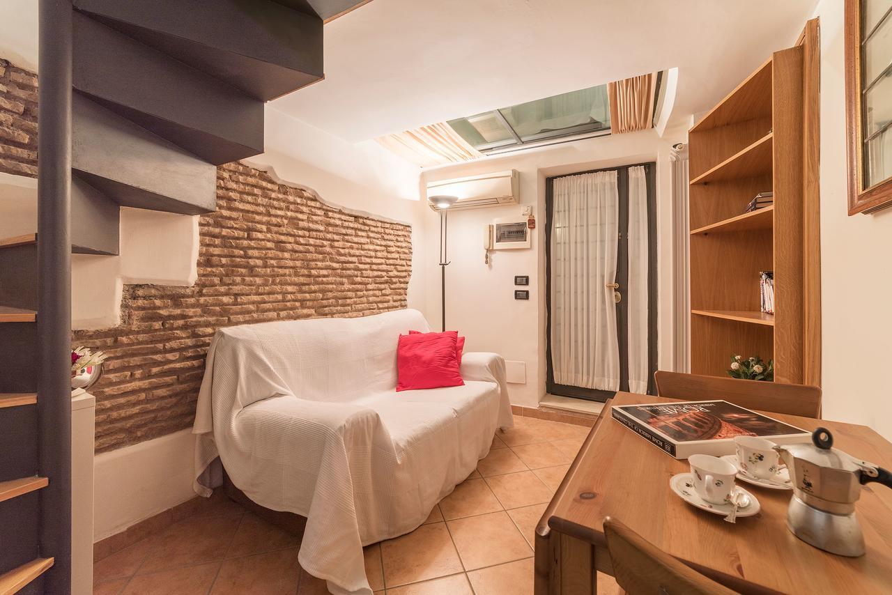 Sweet Little Suite Near Pantheon Rome Bagian luar foto